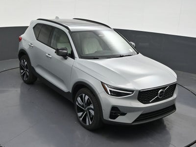 2026 Volvo XC40 B5 Ultra