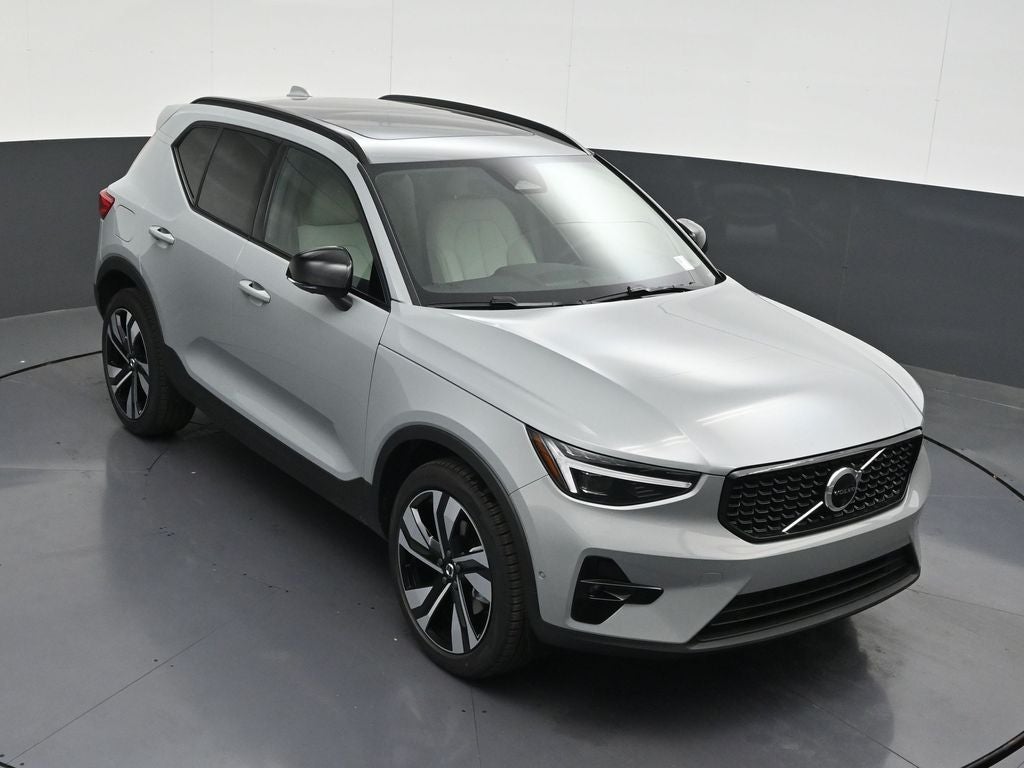 2026 Volvo XC40 B5 Ultra