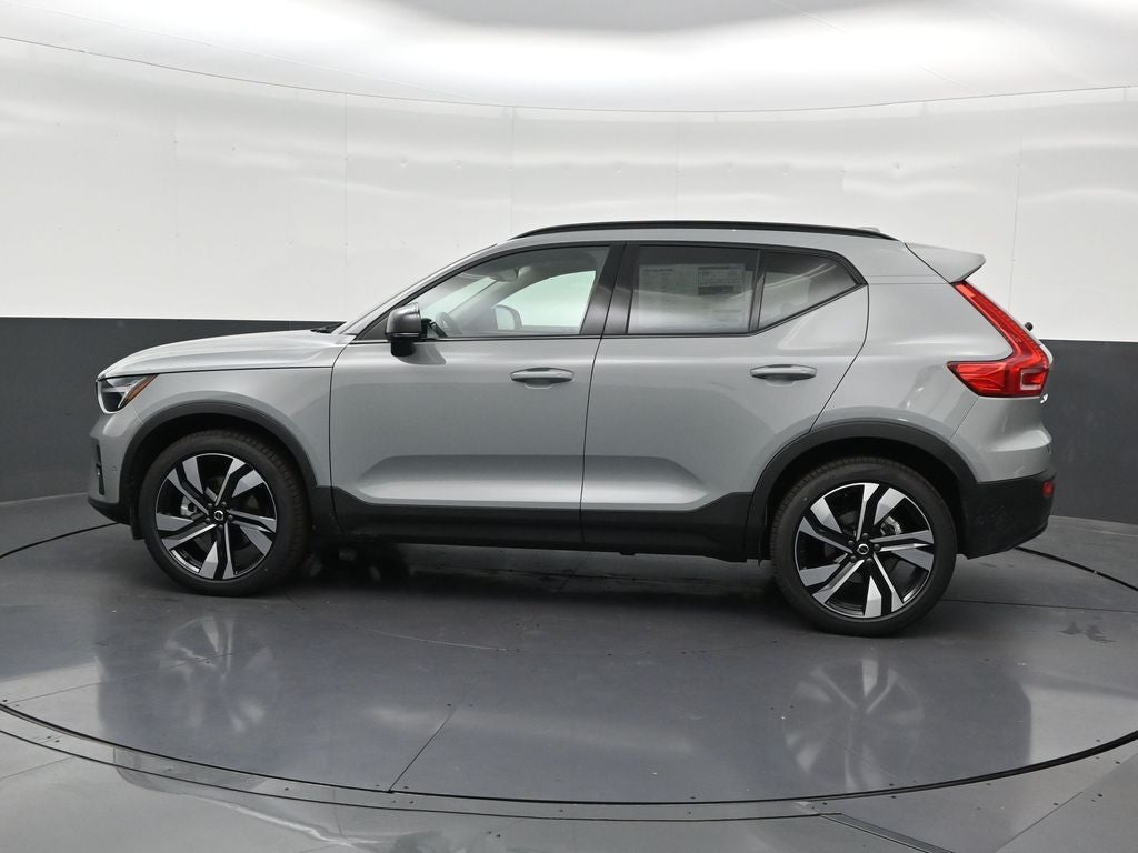 2026 Volvo XC40 B5 Ultra
