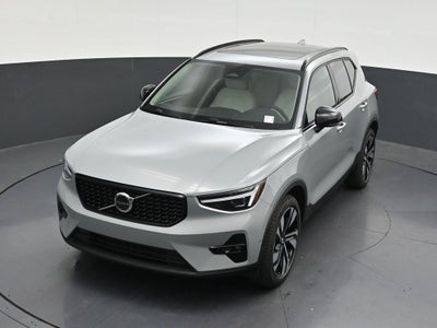 2026 Volvo XC40 B5 Ultra