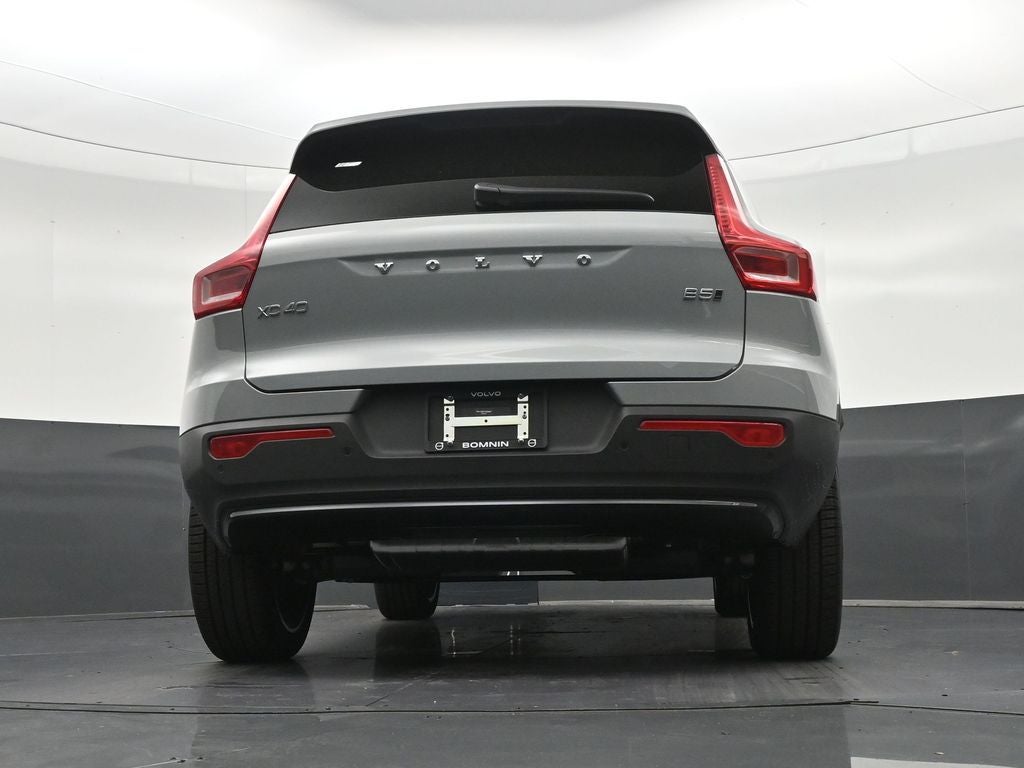 2026 Volvo XC40 B5 Ultra