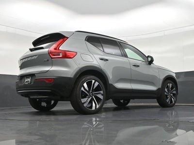 2026 Volvo XC40 B5 Ultra