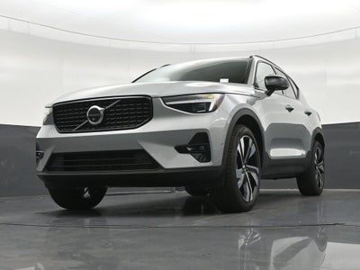 2026 Volvo XC40 B5 Ultra