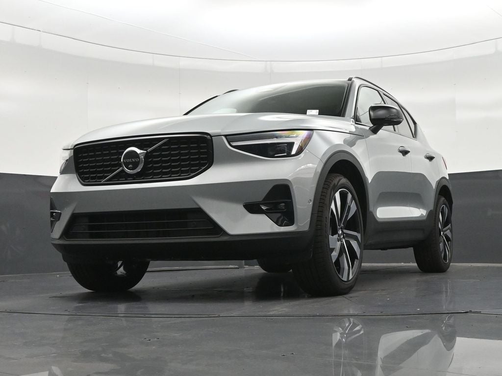 2026 Volvo XC40 B5 Ultra
