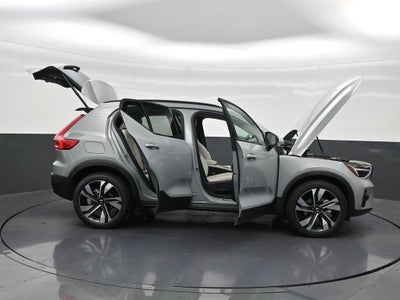 2026 Volvo XC40 B5 Ultra