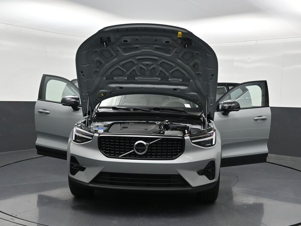 2026 Volvo XC40 B5 Ultra