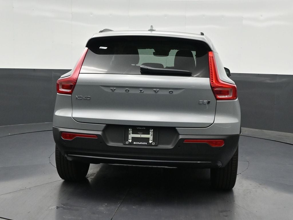 2026 Volvo XC40 B5 Ultra