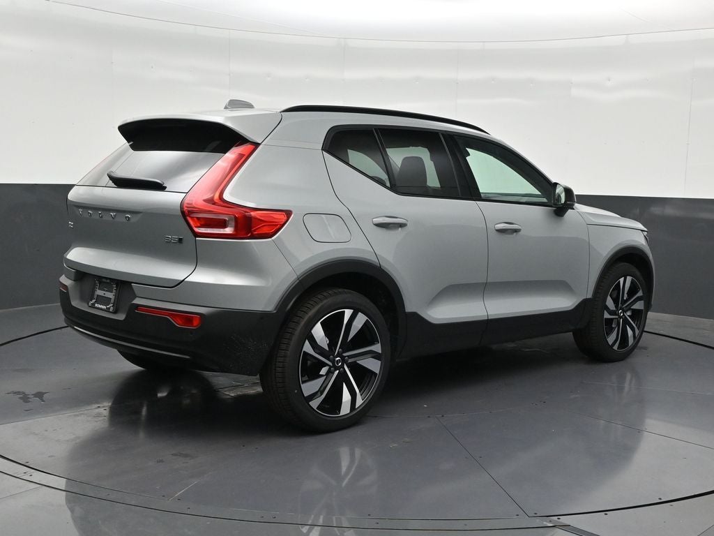 2026 Volvo XC40 B5 Ultra