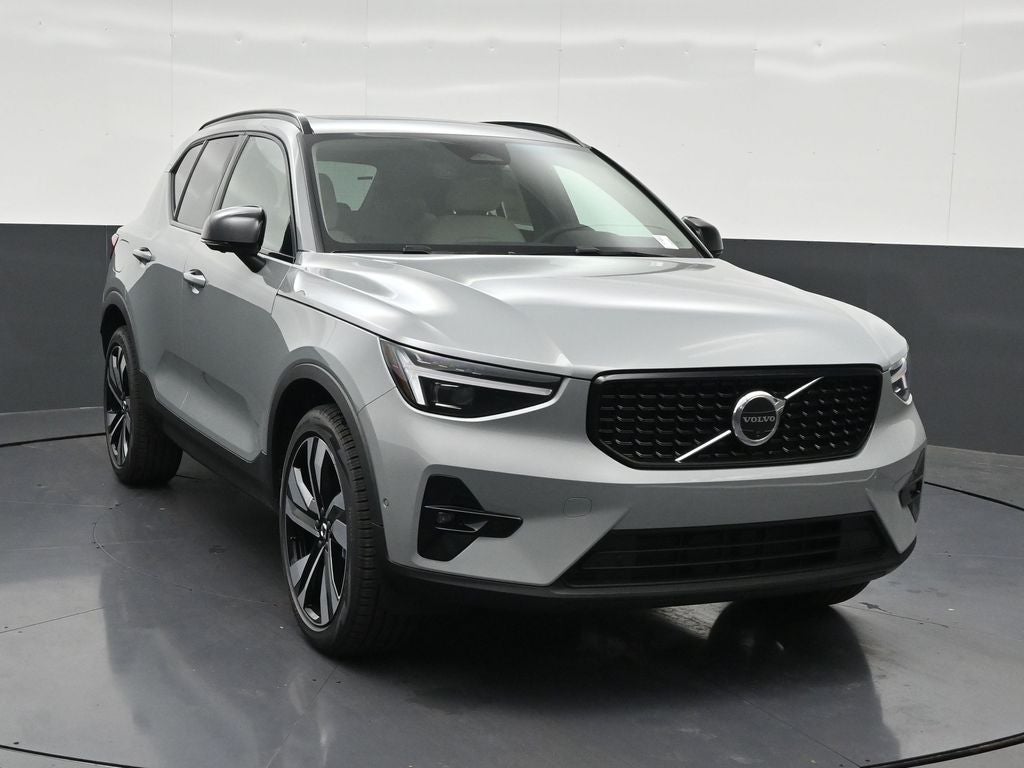 2026 Volvo XC40 B5 Ultra