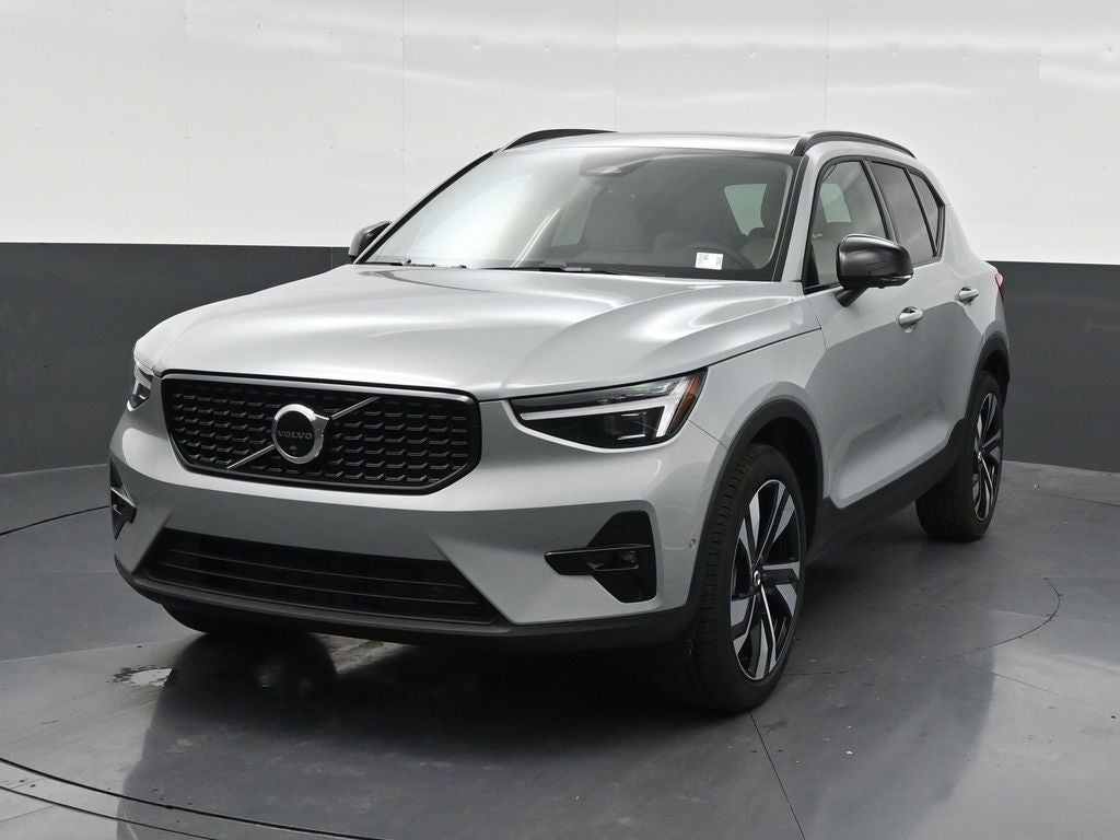 2026 Volvo XC40 B5 Ultra