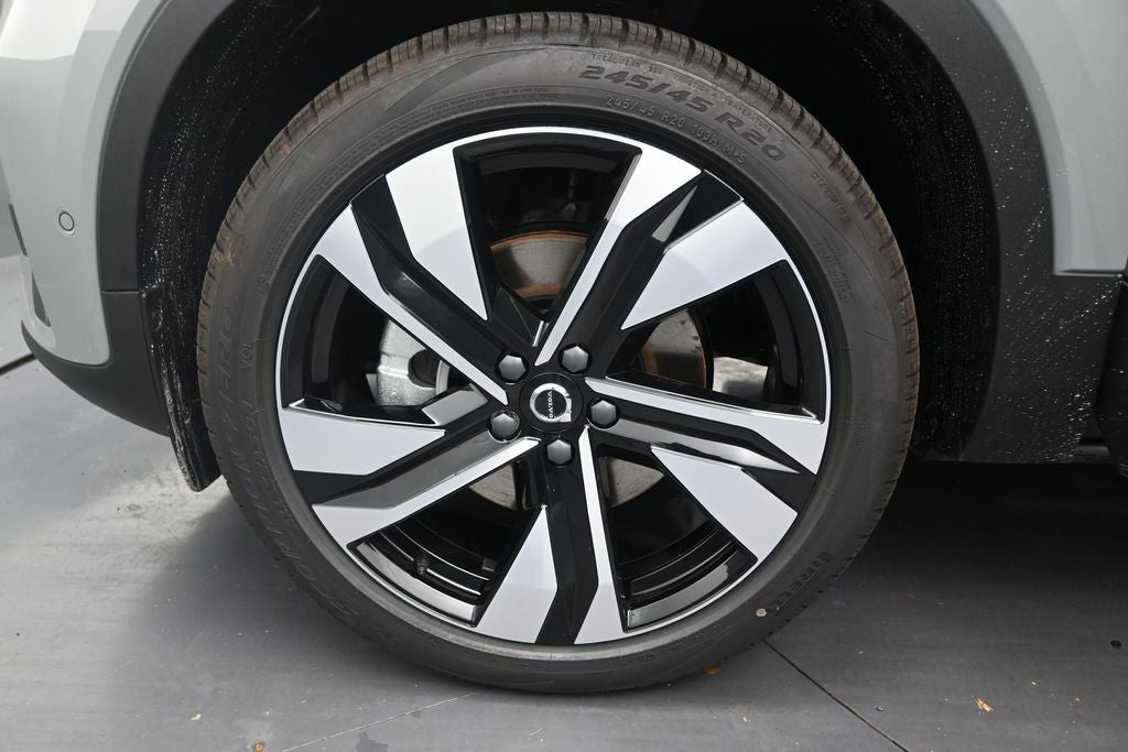 2026 Volvo XC40 B5 Ultra