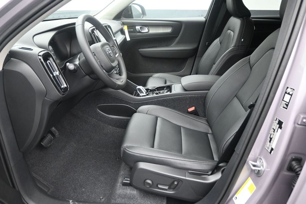 2026 Volvo XC40 B5 Ultra