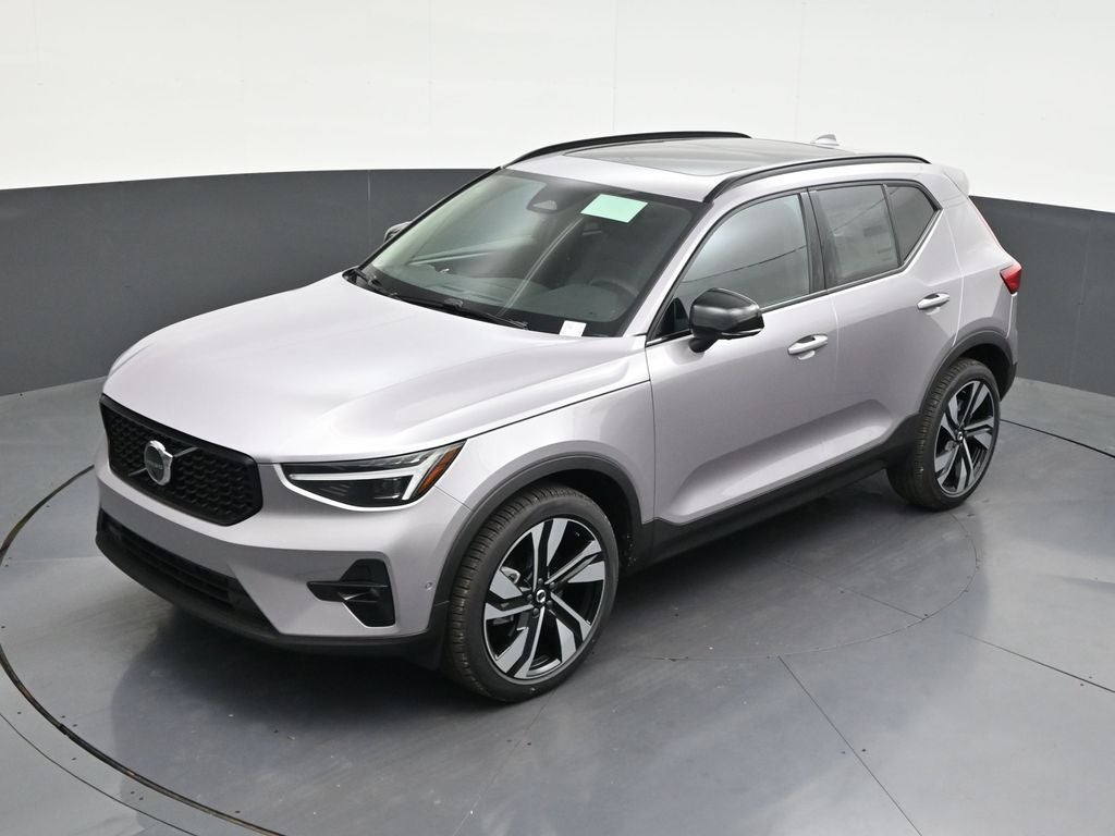 2026 Volvo XC40 B5 Ultra