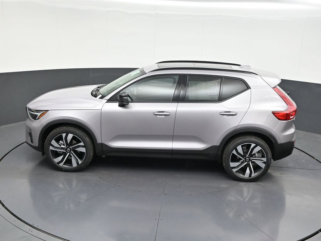 2026 Volvo XC40 B5 Ultra