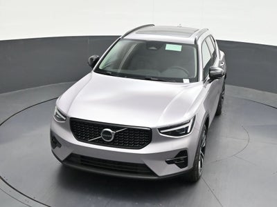 2026 Volvo XC40 B5 Ultra