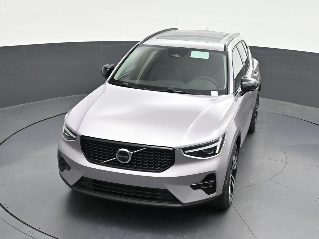 2026 Volvo XC40 B5 Ultra