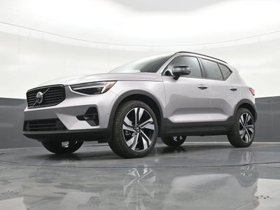 2026 Volvo XC40 B5 Ultra