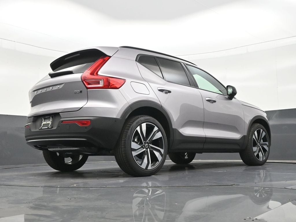 2026 Volvo XC40 B5 Ultra