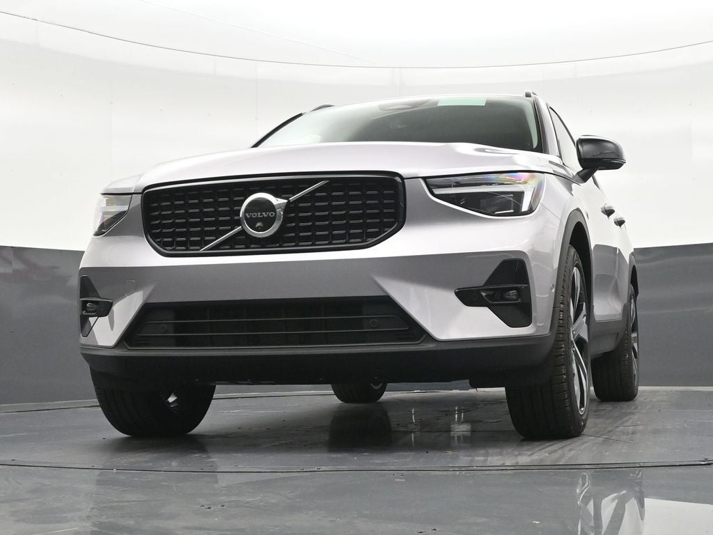 2026 Volvo XC40 B5 Ultra