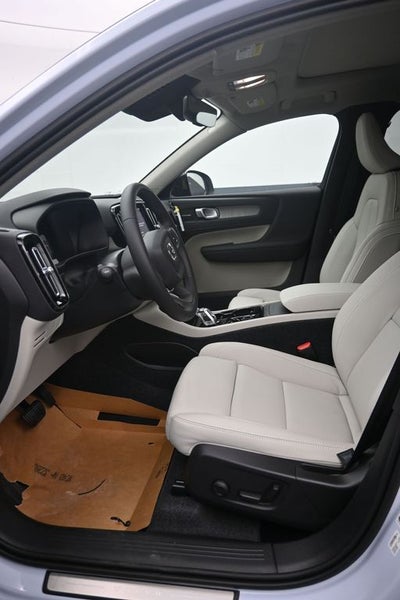 2026 Volvo XC40 B5 Ultra
