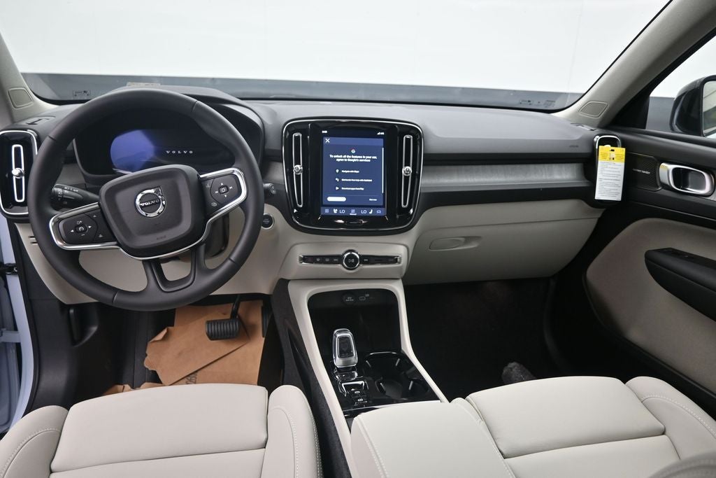 2026 Volvo XC40 B5 Ultra