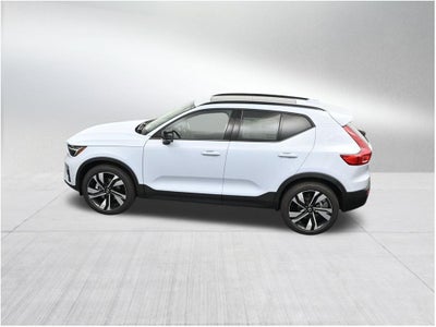 2026 Volvo XC40 B5 Ultra