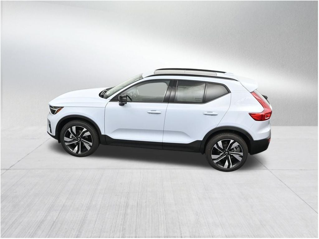 2026 Volvo XC40 B5 Ultra