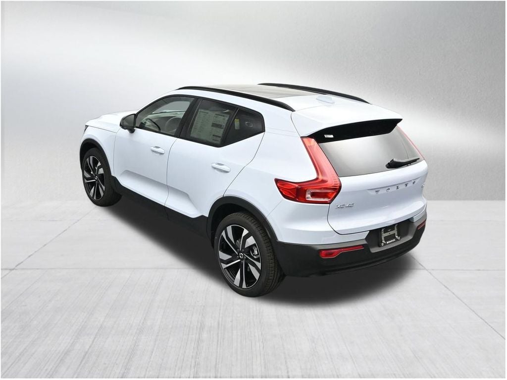 2026 Volvo XC40 B5 Ultra