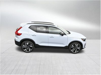 2026 Volvo XC40 B5 Ultra