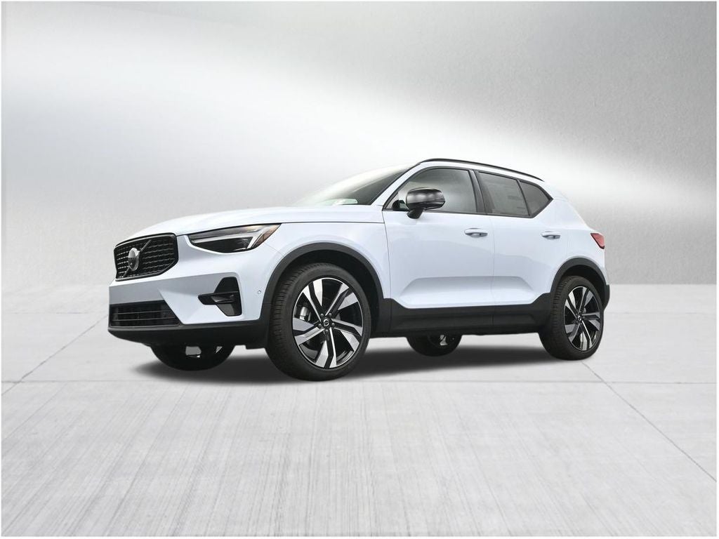 2026 Volvo XC40 B5 Ultra