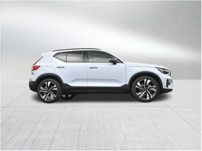 2026 Volvo XC40 B5 Ultra