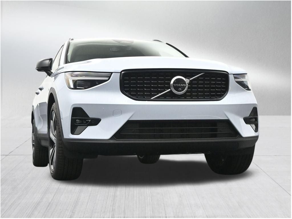 2026 Volvo XC40 B5 Ultra