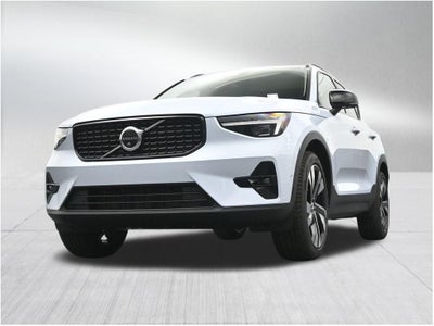 2026 Volvo XC40 B5 Ultra