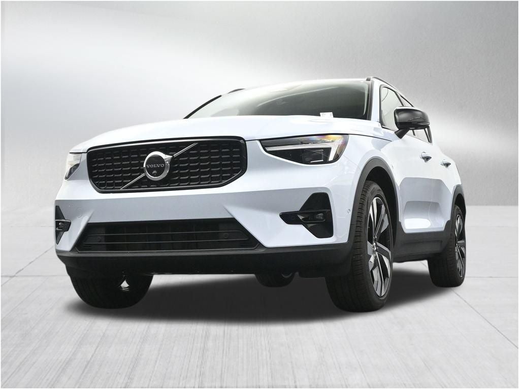 2026 Volvo XC40 B5 Ultra