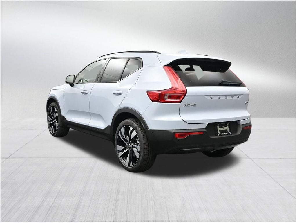 2026 Volvo XC40 B5 Ultra