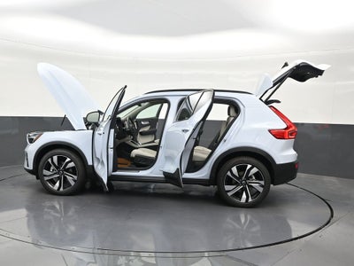 2026 Volvo XC40 B5 Ultra