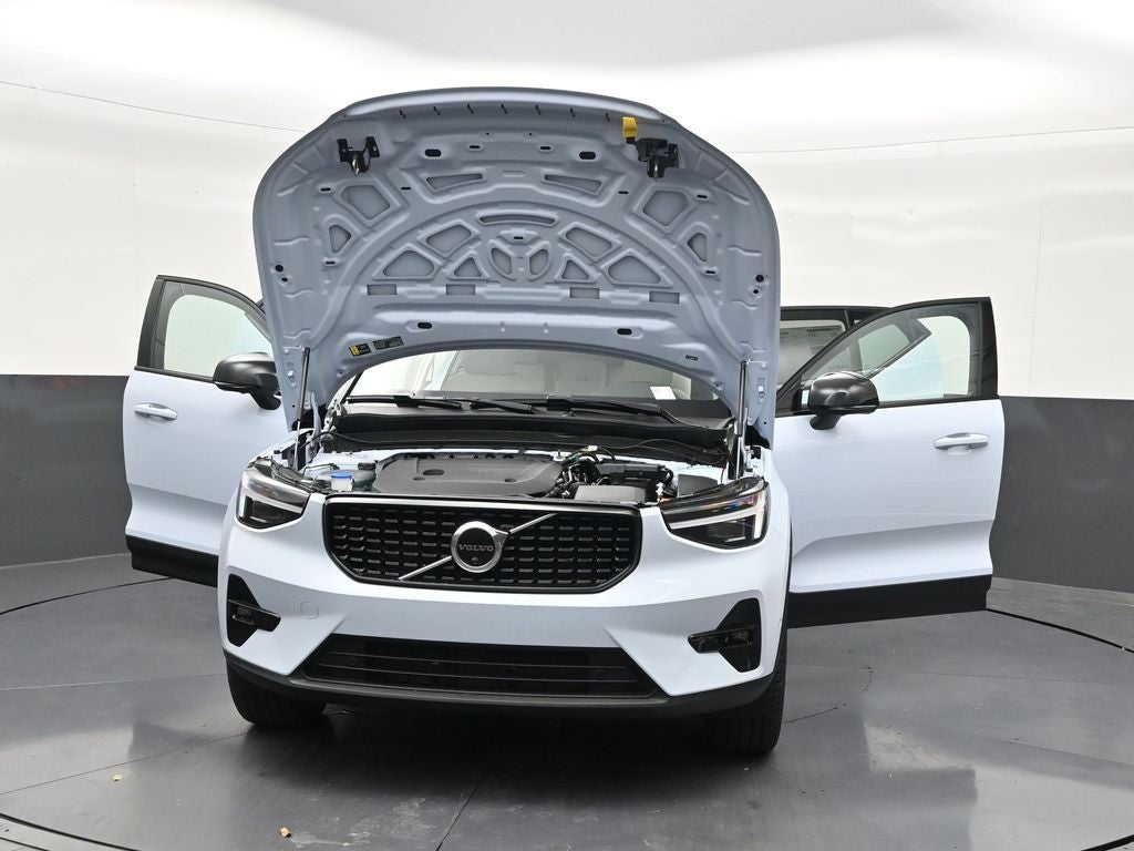2026 Volvo XC40 B5 Ultra