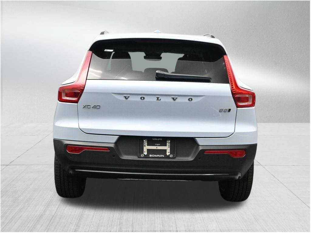 2026 Volvo XC40 B5 Ultra