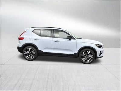 2026 Volvo XC40 B5 Ultra