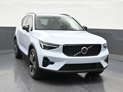 2026 Volvo XC40 B5 Ultra