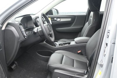 2026 Volvo XC40 B5 Ultra