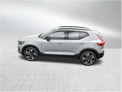 2026 Volvo XC40 B5 Ultra