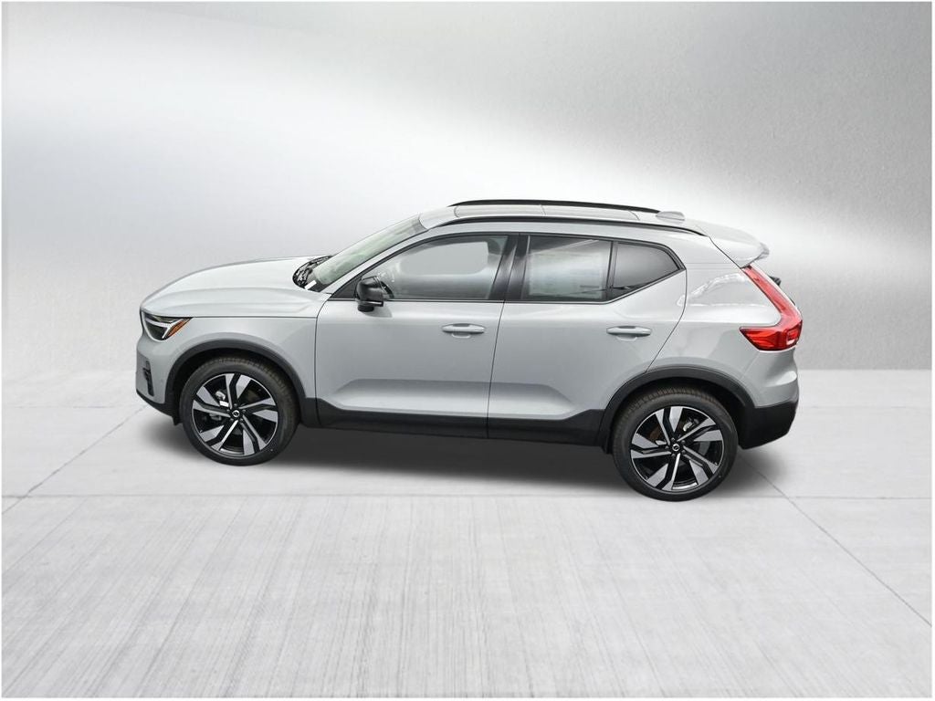 2026 Volvo XC40 B5 Ultra