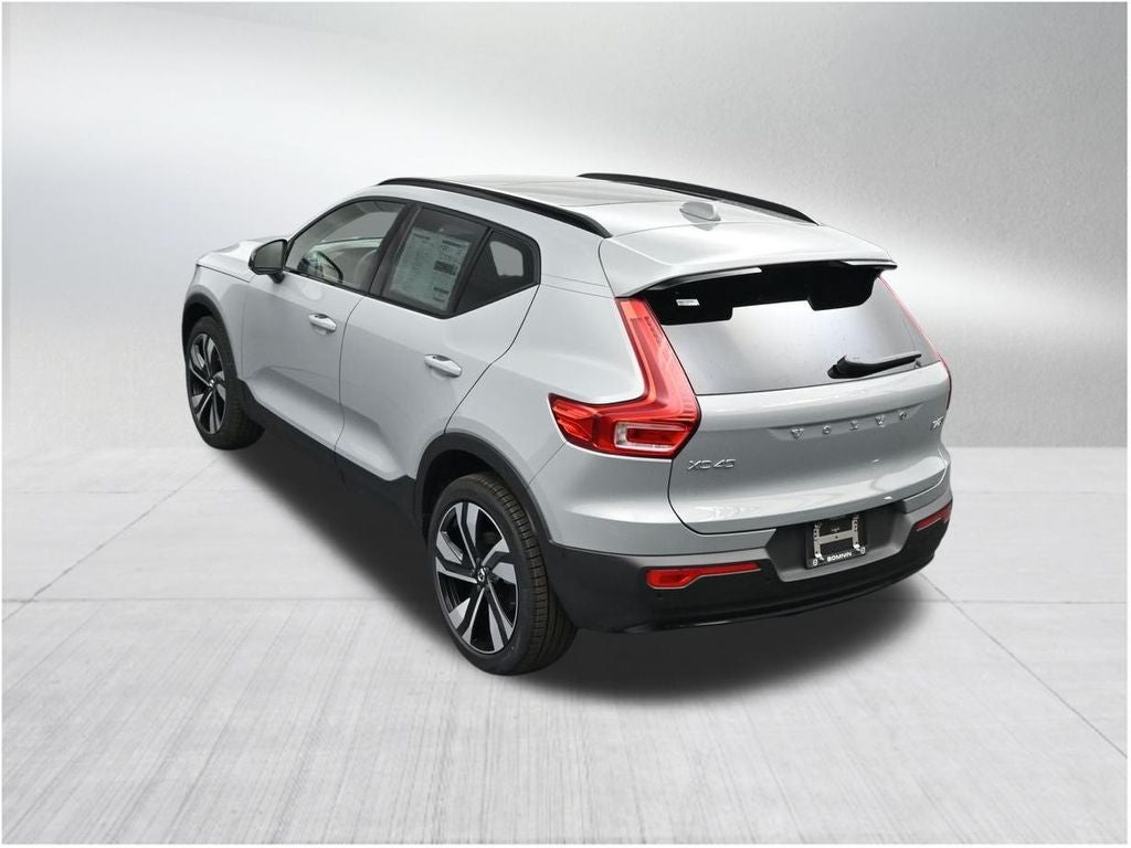 2026 Volvo XC40 B5 Ultra