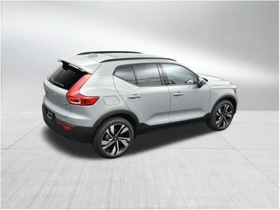 2026 Volvo XC40 B5 Ultra