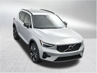 2026 Volvo XC40 B5 Ultra