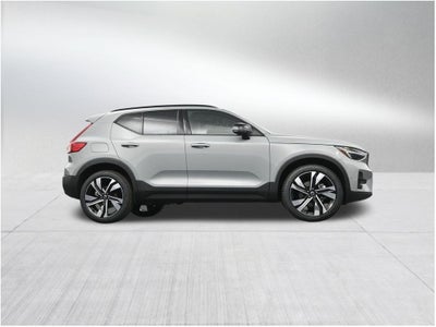 2026 Volvo XC40 B5 Ultra