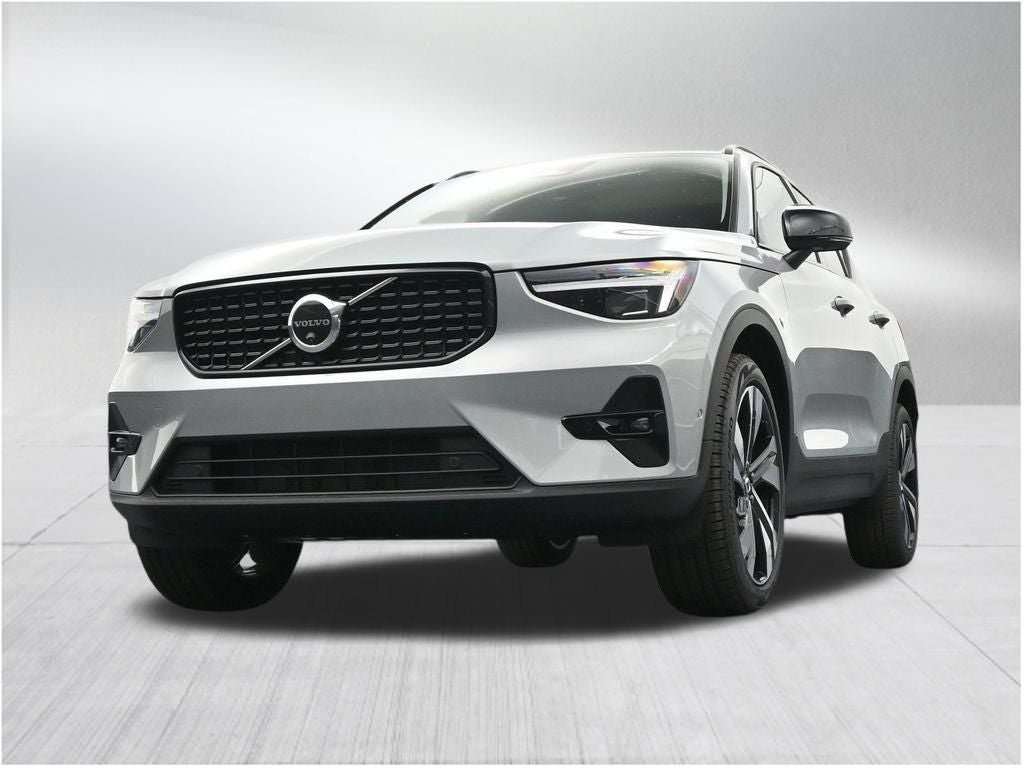 2026 Volvo XC40 B5 Ultra