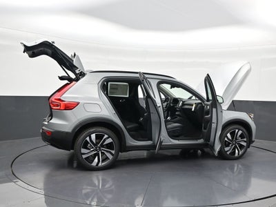 2026 Volvo XC40 B5 Ultra