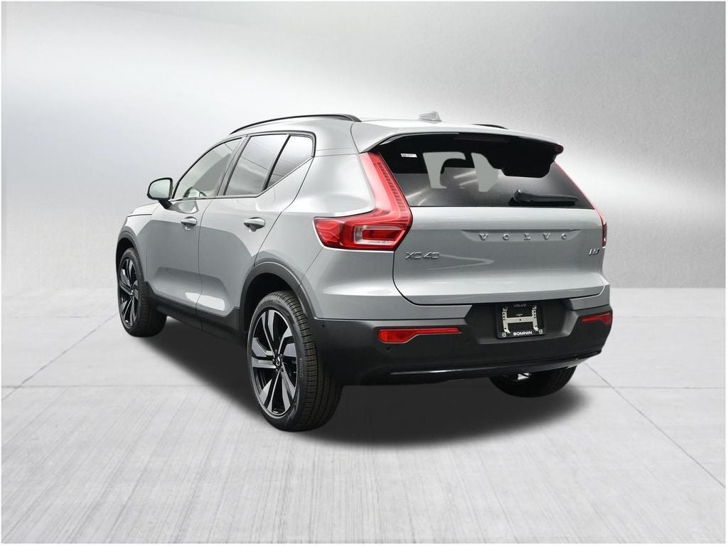 2026 Volvo XC40 B5 Ultra
